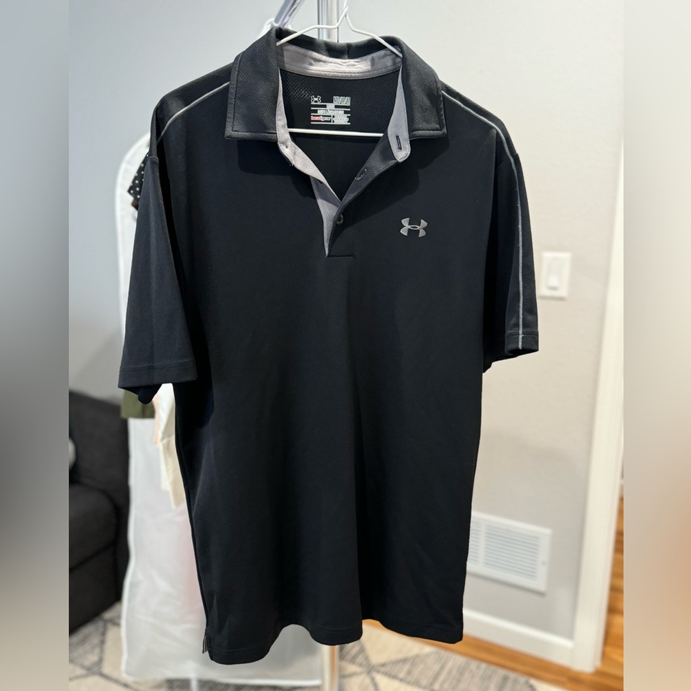 Men’s size M Under Armour black polo